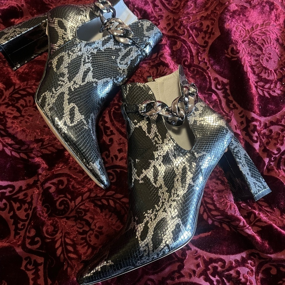 Ninety Union Snake Print Black and Silver Women's Ankle Boots 10B